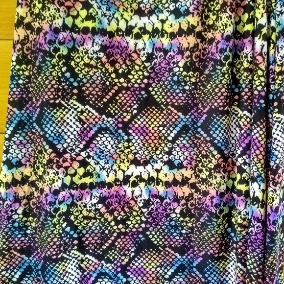 Beautiful sleeveless long dress - Picture 2 of 5